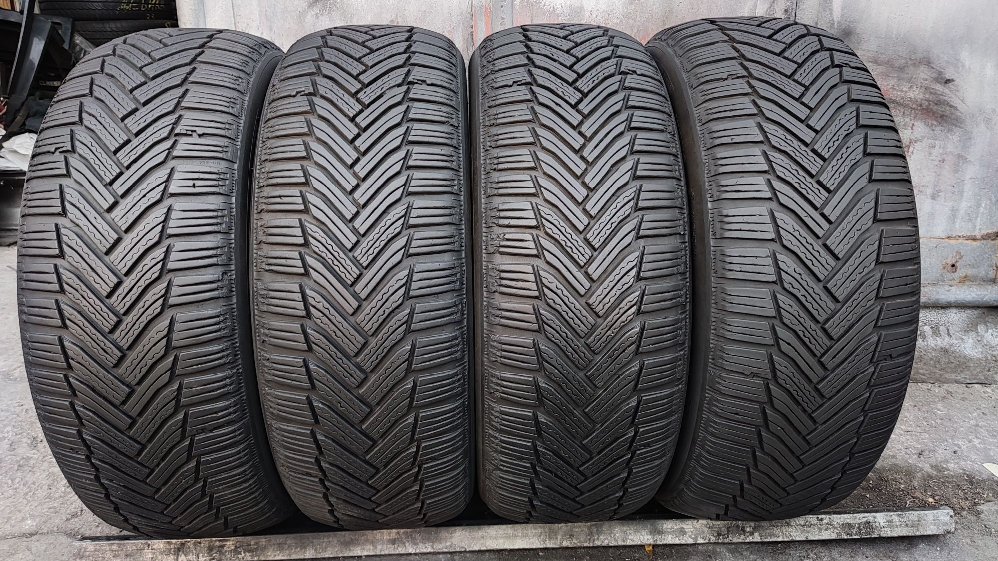 4бр. зимни гуми 205/55/16 Michelin Alpin 6
dot4022
6.98mm
Добри състоя