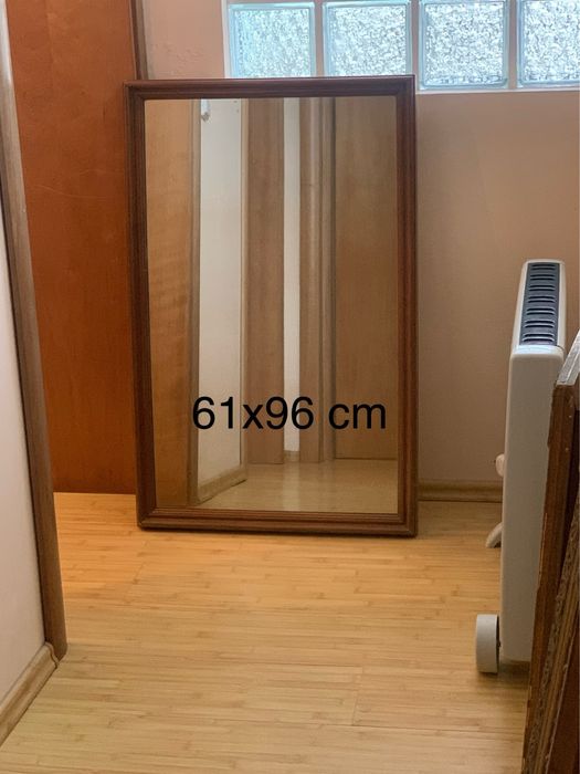 Oglinda cu rama lemn natur