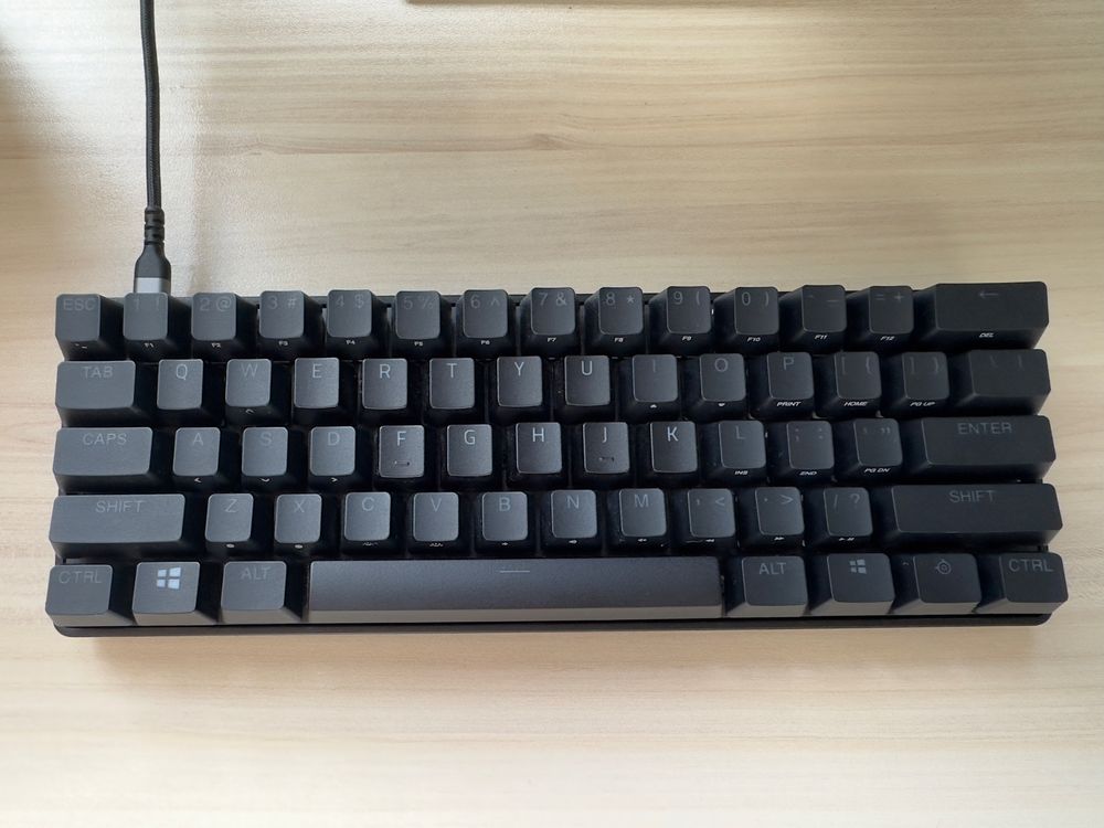 Steelseries Apex 9mini + pbt keycaps