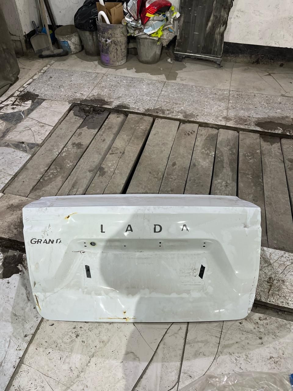 Крышка багажника на LADA GRANTA FL (2022 ГОДА)