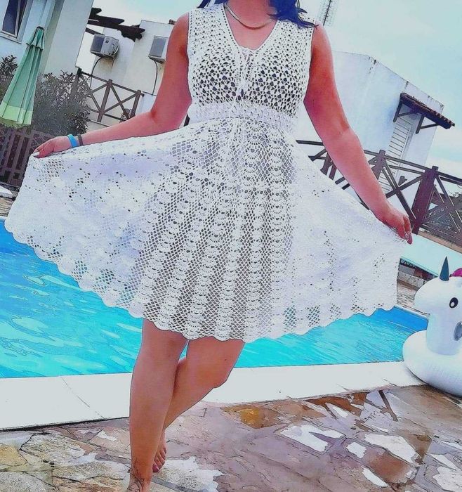 Rochie alba crosetata din fire Volga