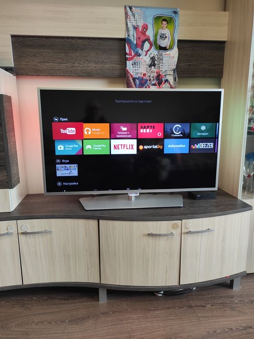 LED Телевизор PHILIPS 40 инча Ambilight