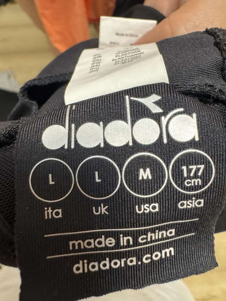 Спортно бюстие Diadora