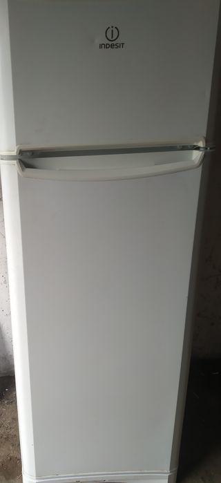 Продам холодильник "Индезит"-29500