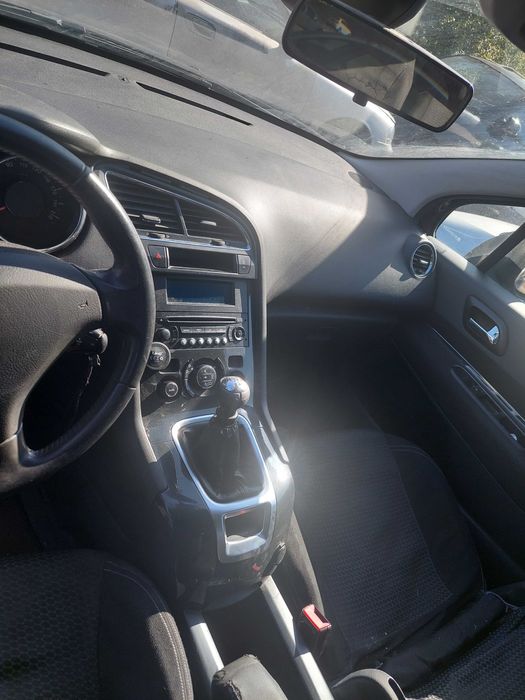 Peugeot 5008 1,6 TI , Пежо 5008 на части!
Септември 2011