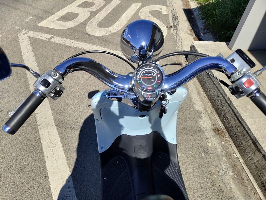 Vând scuter Aprilia Mojito
