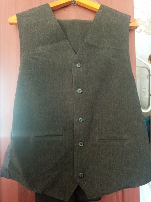 Erkaklar kostyum shimi. Yangi.