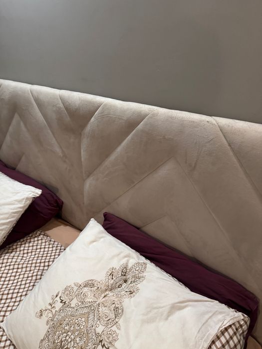 Спалня с матрак и подматрачна рамка + механизъм за багаж