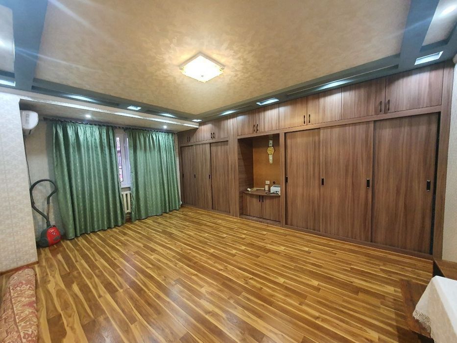 Юнусабад 7 квартал. Продается квартира 1/2/4