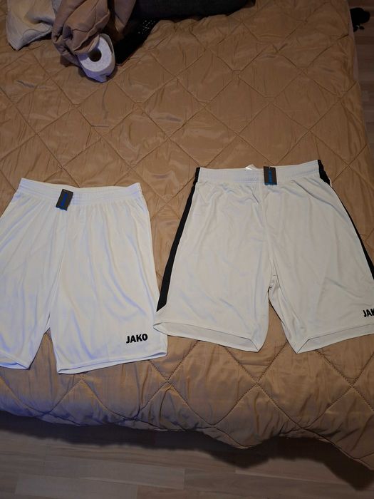 Два чифта чисто нови спортни гащета Jako!И двата за 25лв!