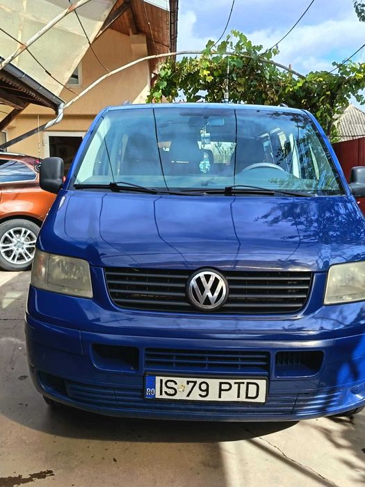 Vand Volkswagen t5 din 2008 model lung 8+1locuri.