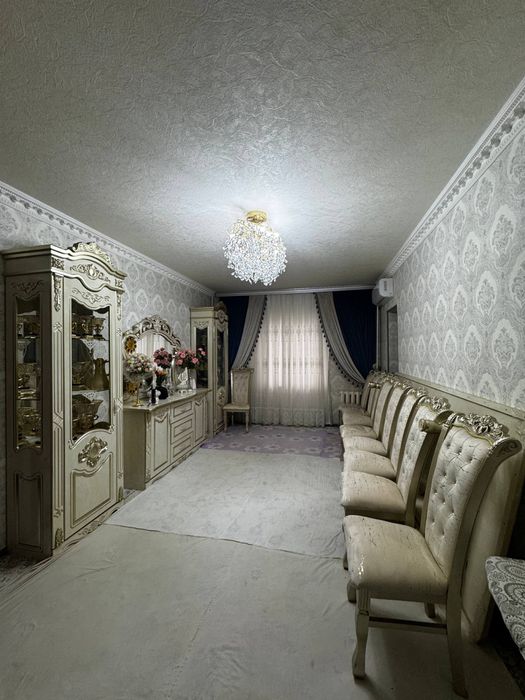 Срочно Продаётся квартира в Янги Хаётском районе.