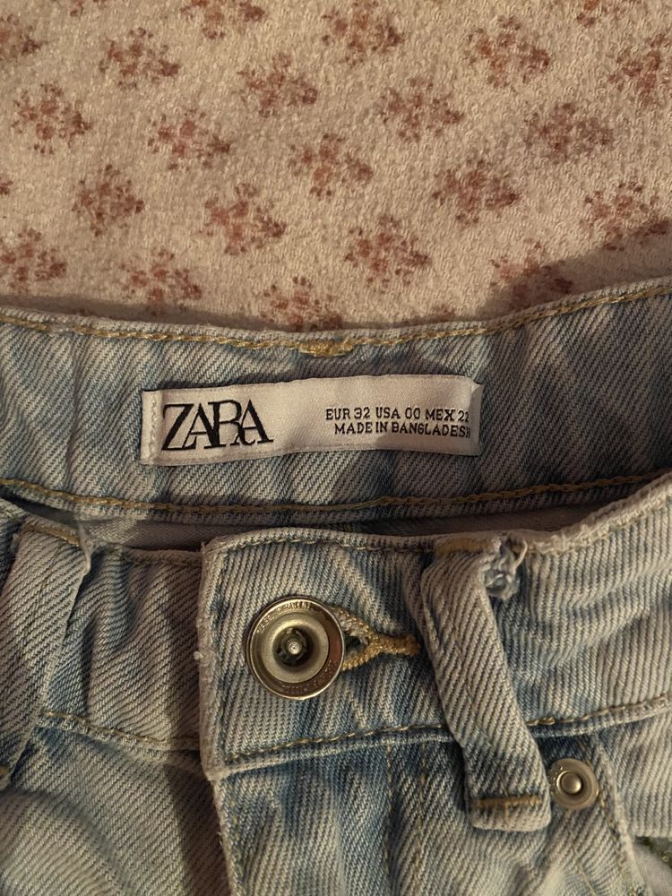 Къси панталонки ZARA