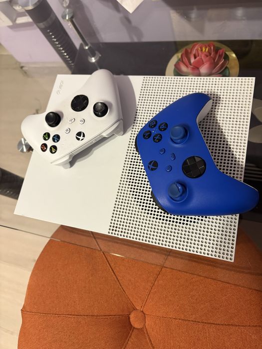 Vand consola  xbox one s