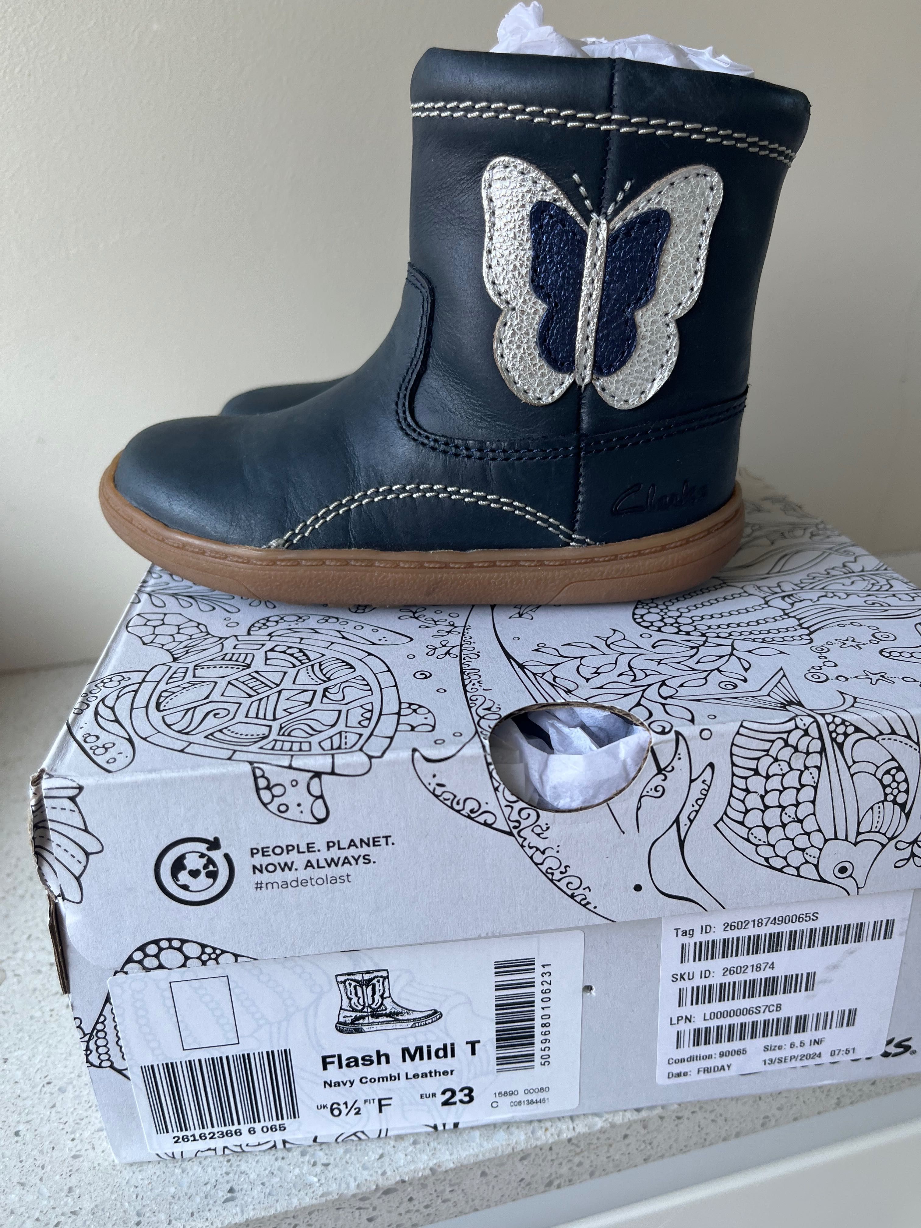 Детски кожени ботуши Clarks 23 номер