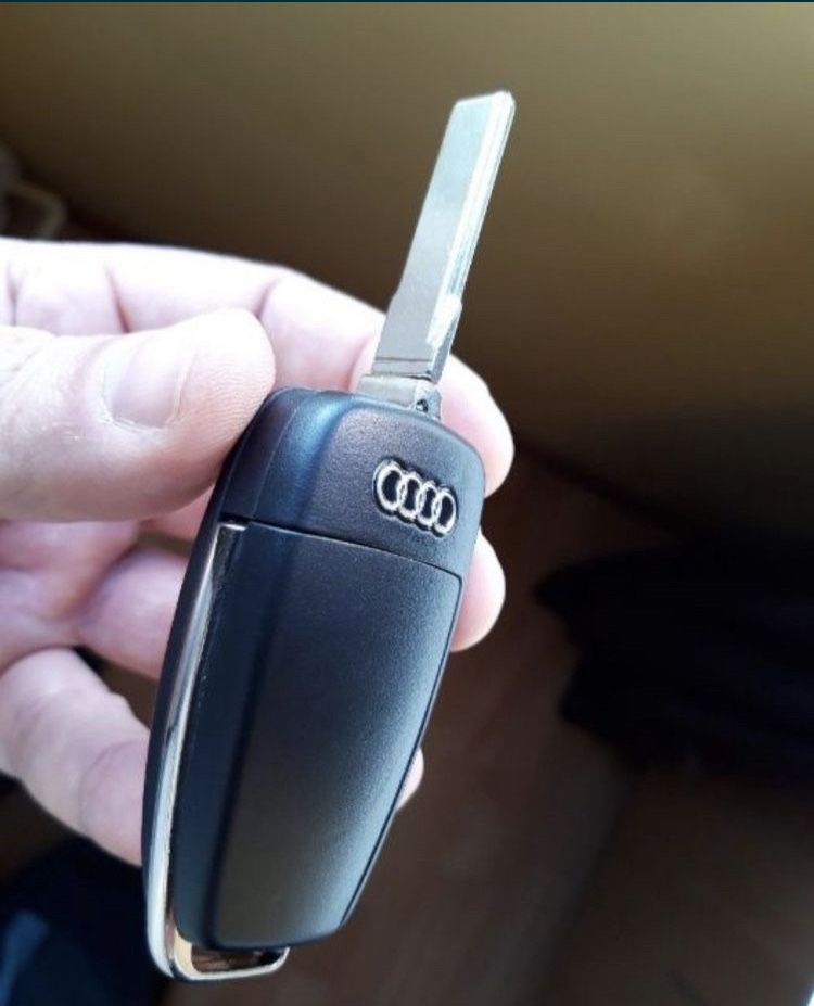 Carcasa cheie Audi A2, A3, A4, A6, Q7 cu 3 butoane tip briceag