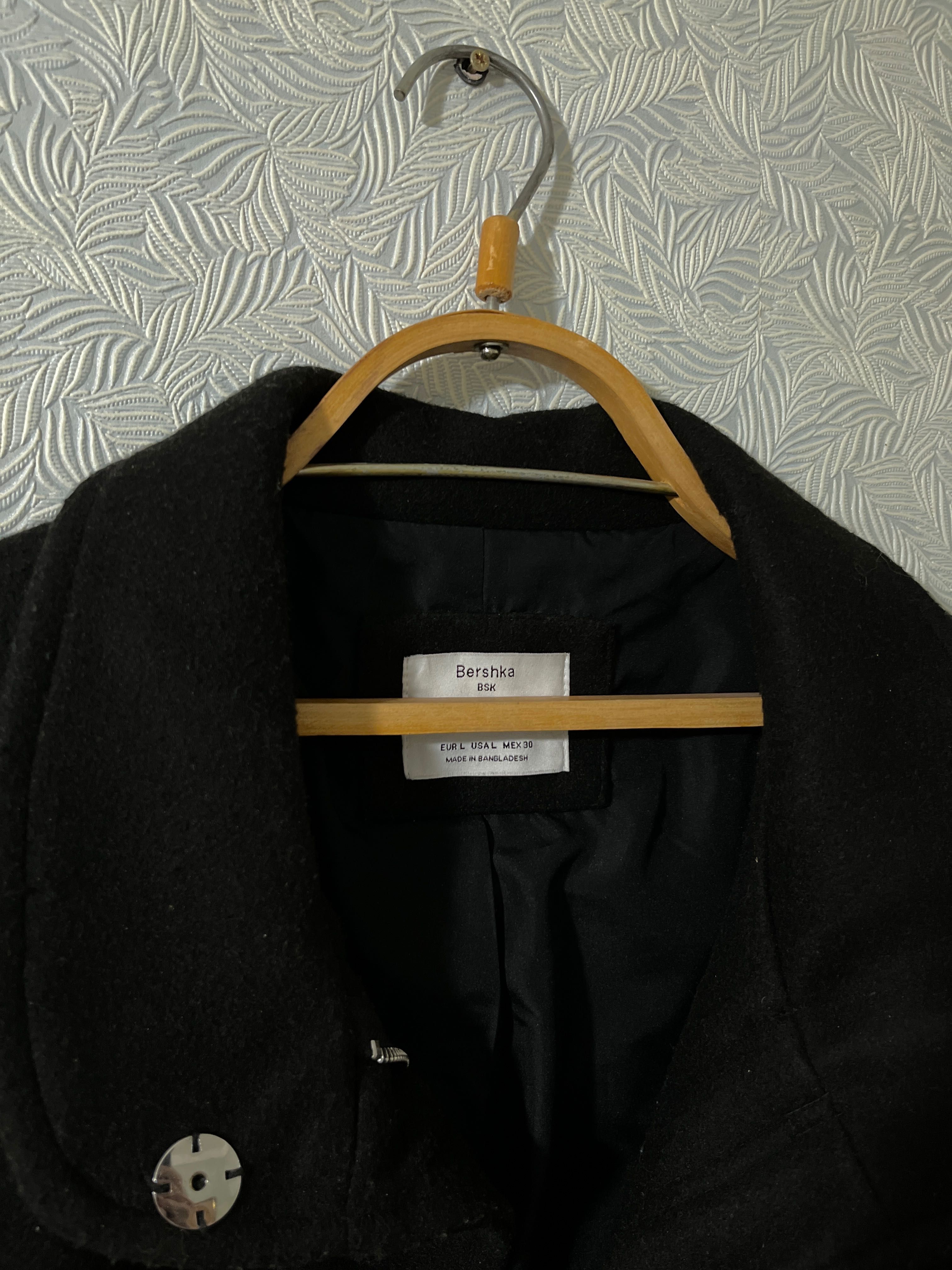 Пальто Bershka б/у (размер EUR L)