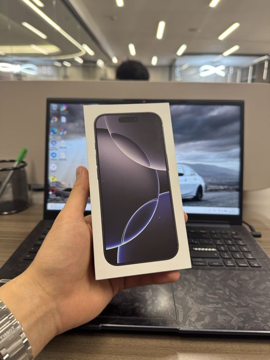 iPhone 16 Pro 1TB Black Titanium