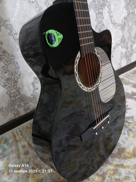 Гитара сатылады.