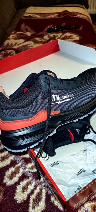 Работни боти Milwaukee