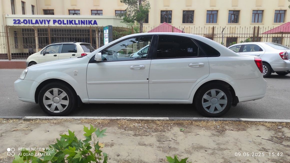 Lacetti 163.000km yurgan toza butun