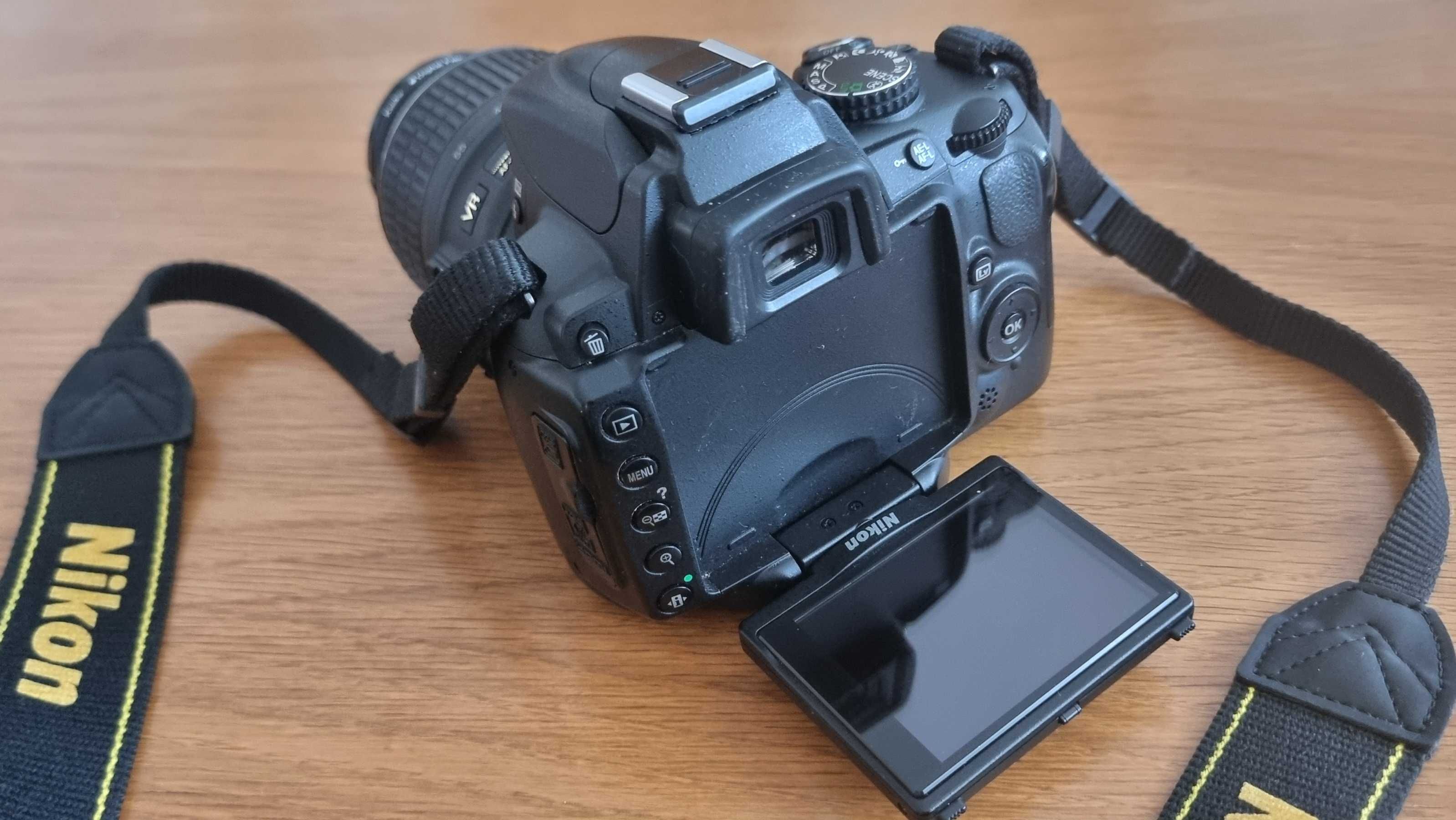 Aparat foto Nikon D5000 + Accesorii
