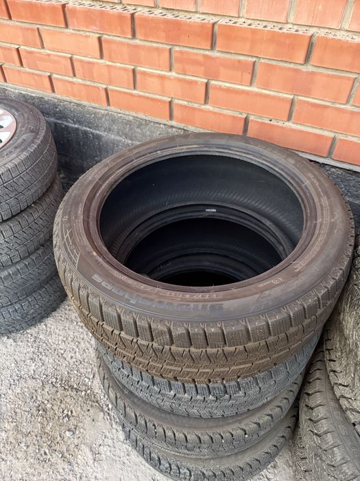 Продам зимние шины почти новое