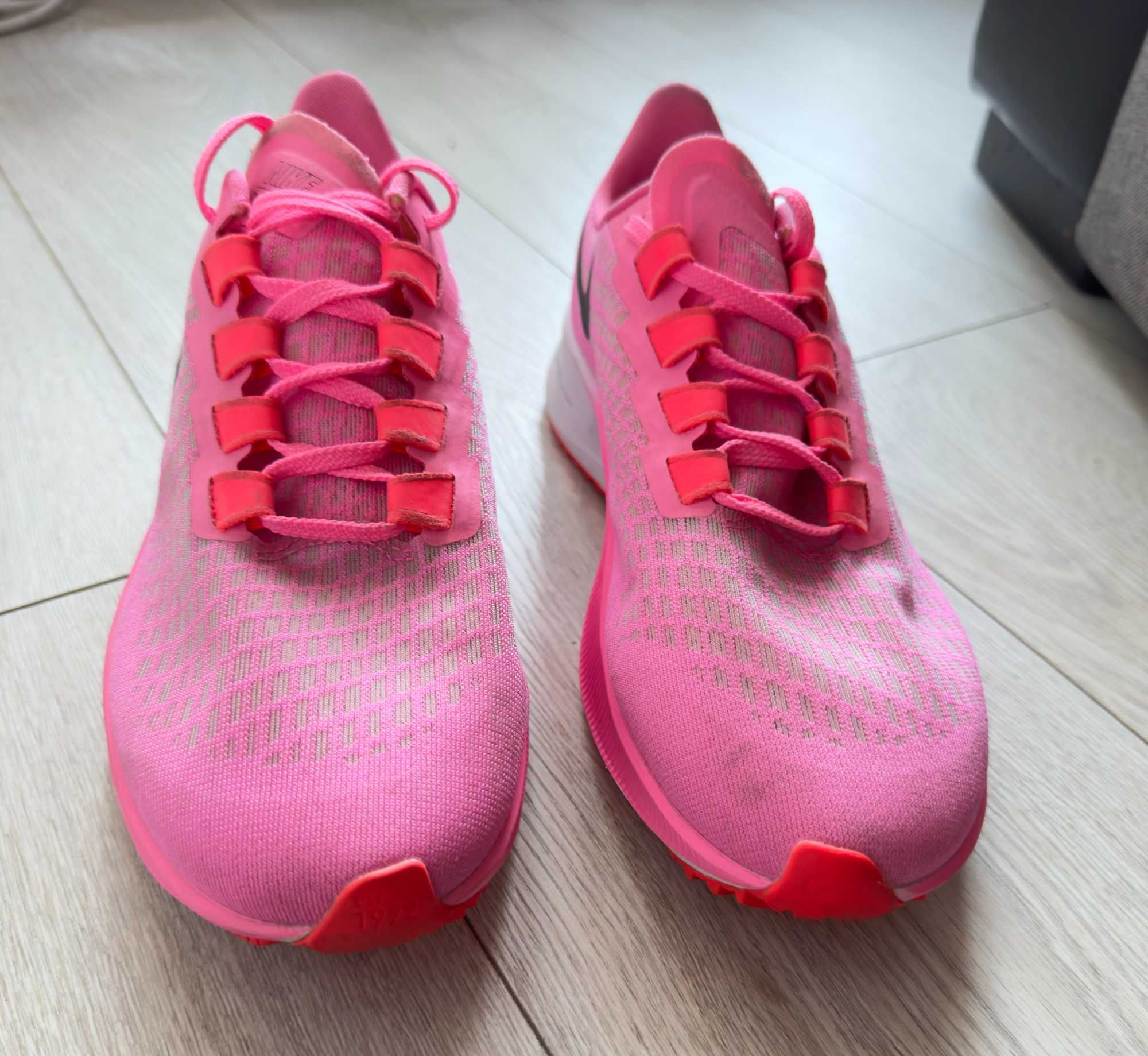 Дамски маратонки Nike
