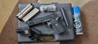 Pistol airsoft colt 1911 plus 3 incarcatoare plus accesorii