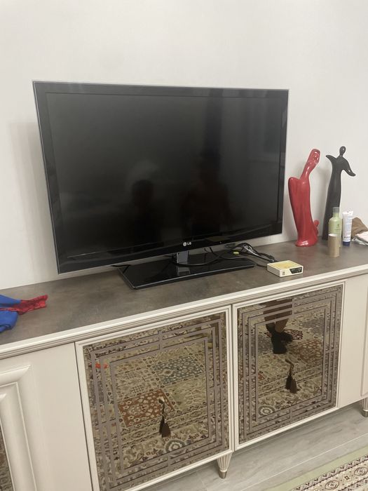 Продам Тв lg 42lw4500. Led.