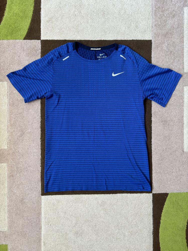 Тениски Nike S и M