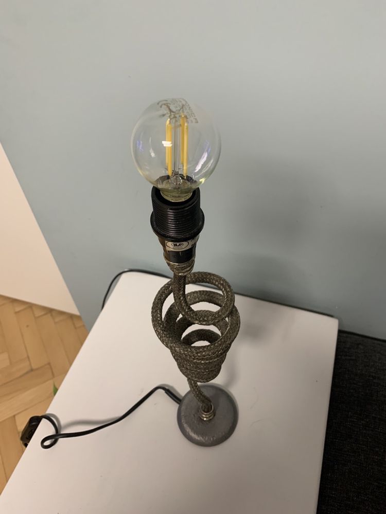 Интересна винтидж настолна лампа от nf electricite