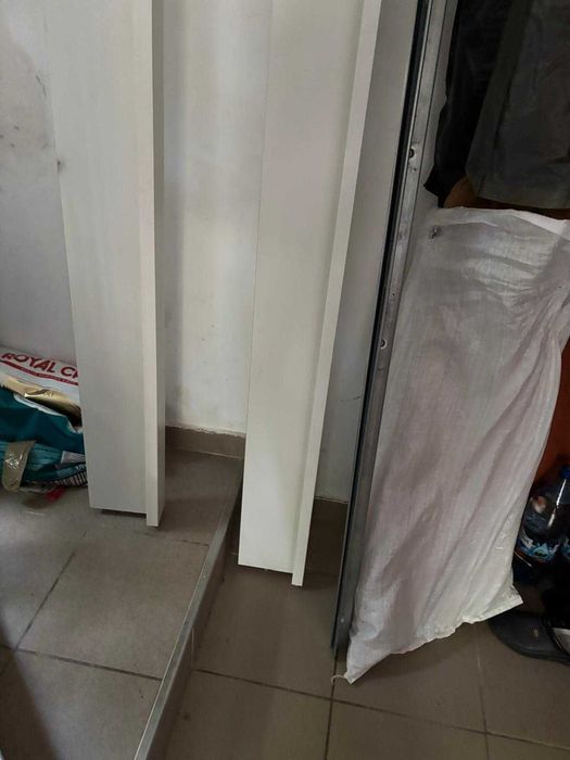 Pat copii Ikea alb 90x200 cu somiera si saltea inclusa
