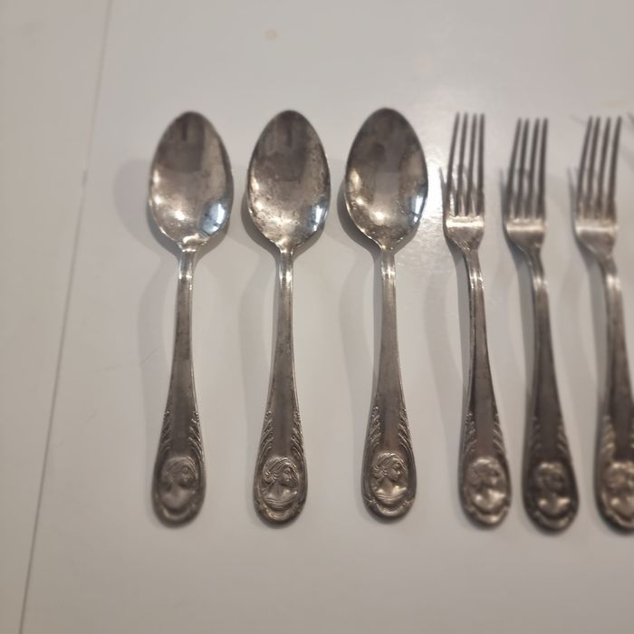 Set tacâmuri vintage din argint – model Art Nouveau