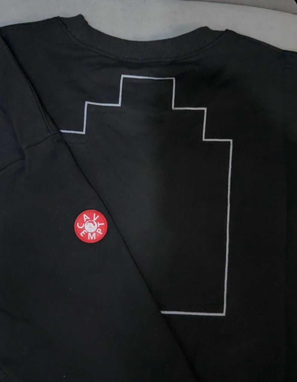Cav Empt-размер M–L подойдёт парням и девушкам.
Новая,не ношеная.