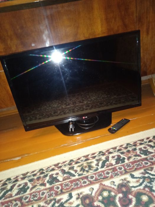 Продам телевизор " LG"
