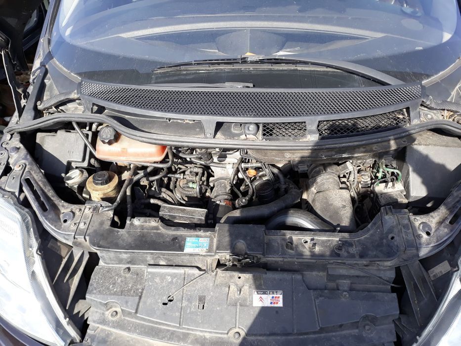 Dezmembrez Citroen C8 Peugeot 807