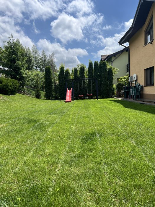 Tuns gazon, scarificare gazon, servicii de gradinarit