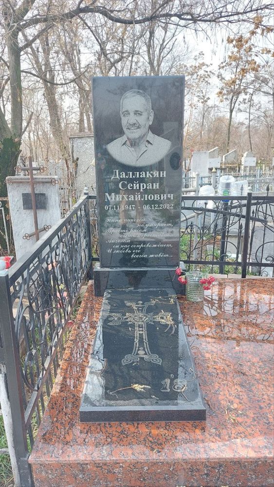 Памятники с гарантией