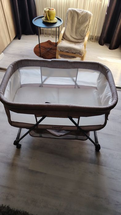 Vând pătuț folosit o singura dată