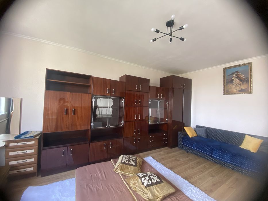 Продается шкаф, үлкен, ыңғайлы, әдемі