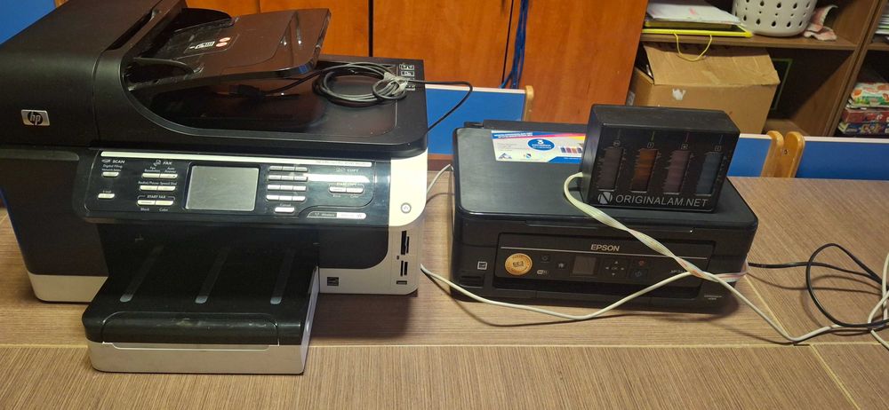 Два принтера, БУ, в хорошем состоянии, один нуждается в ремонте