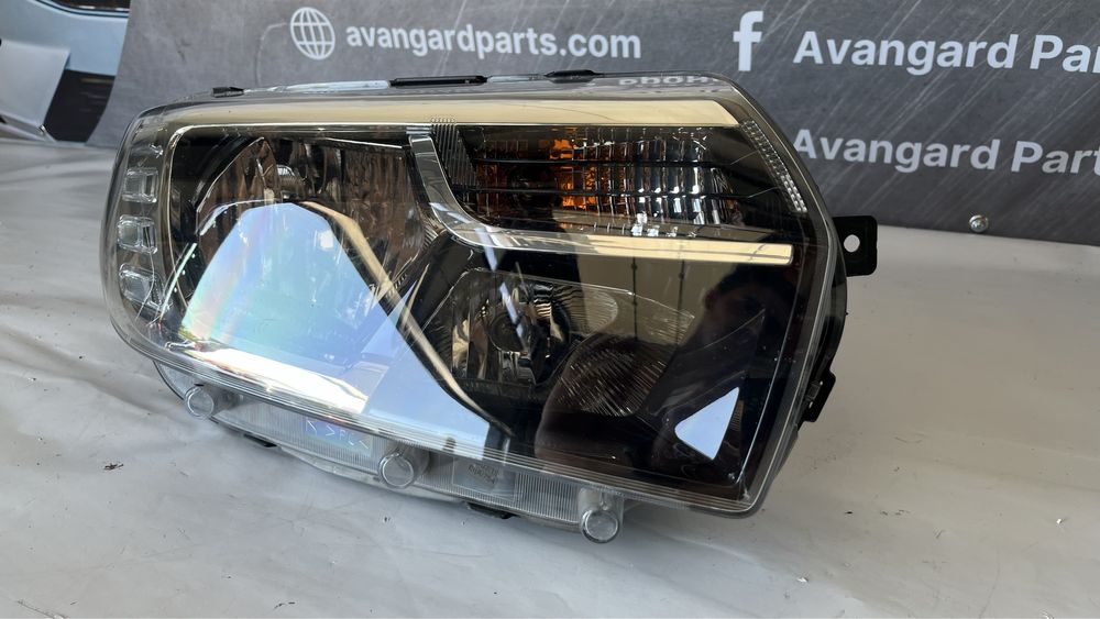 4 броя десен и 1 брой ляв фар Dacia Logan(17-20), Sandero(16-20)
