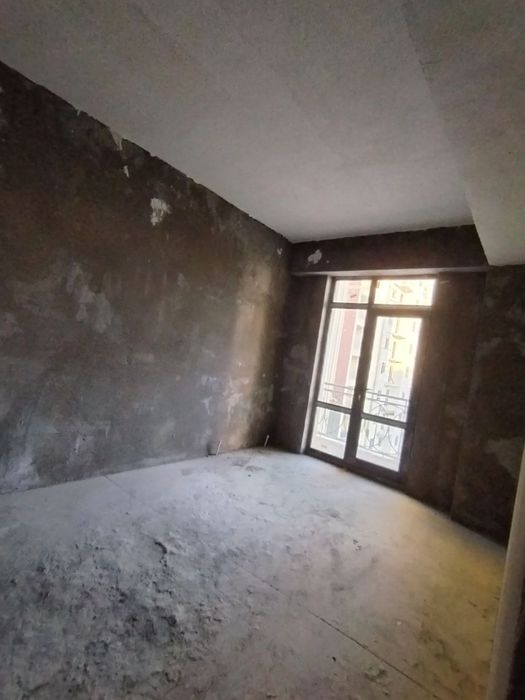 Qo’yliq massiv 7 da 1 xona kvartira sotiladi