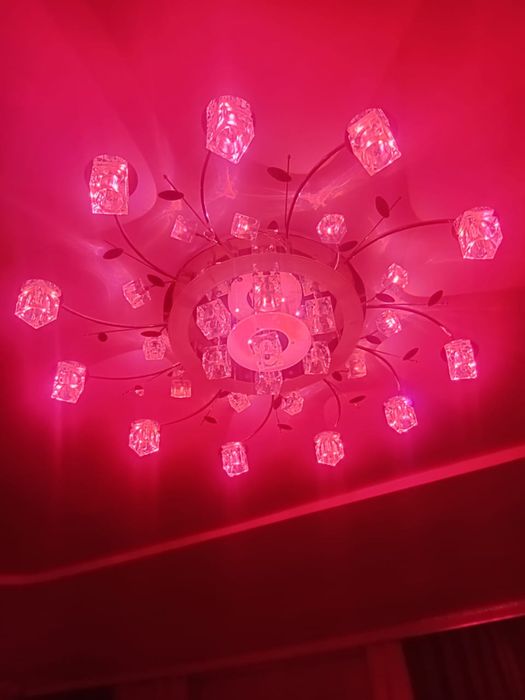 Продается люстра