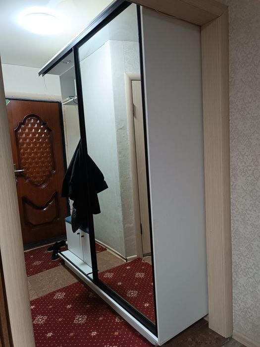 Продам шкаф для прихожей