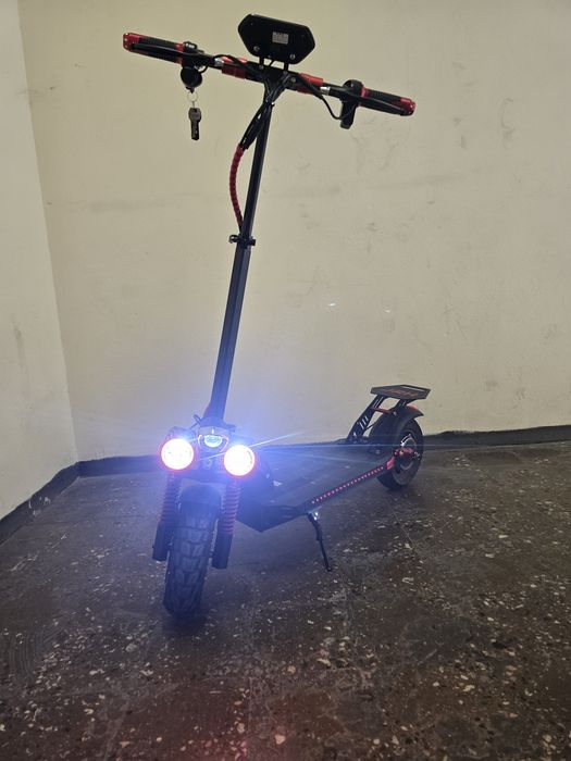 Vând trotineta JRH T16