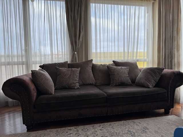 Луксозен масивен диван