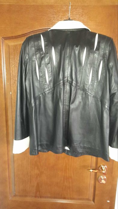 Дамско кожено яке