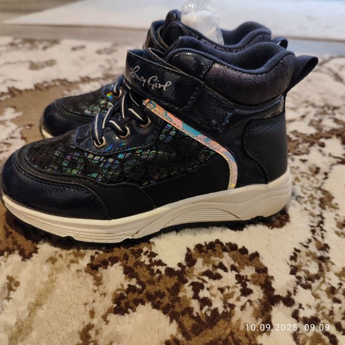 Продам зимние сапоги, ботинки на девочку